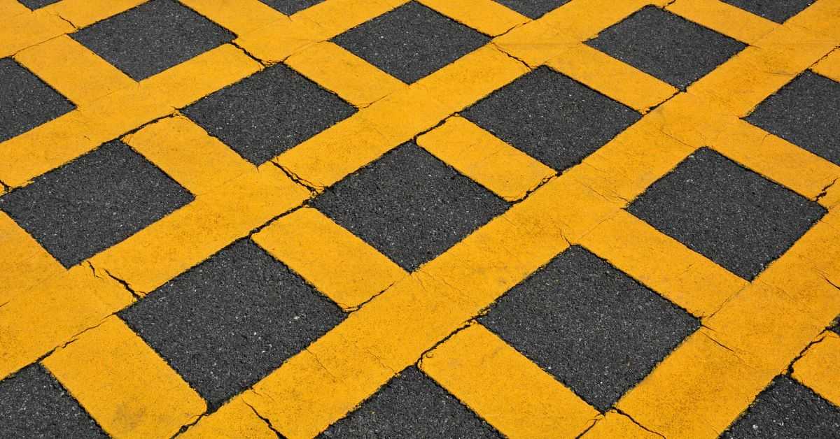 เส้นห้ามจอด คืออะไร มีหน้าที่อะไรบ้าง