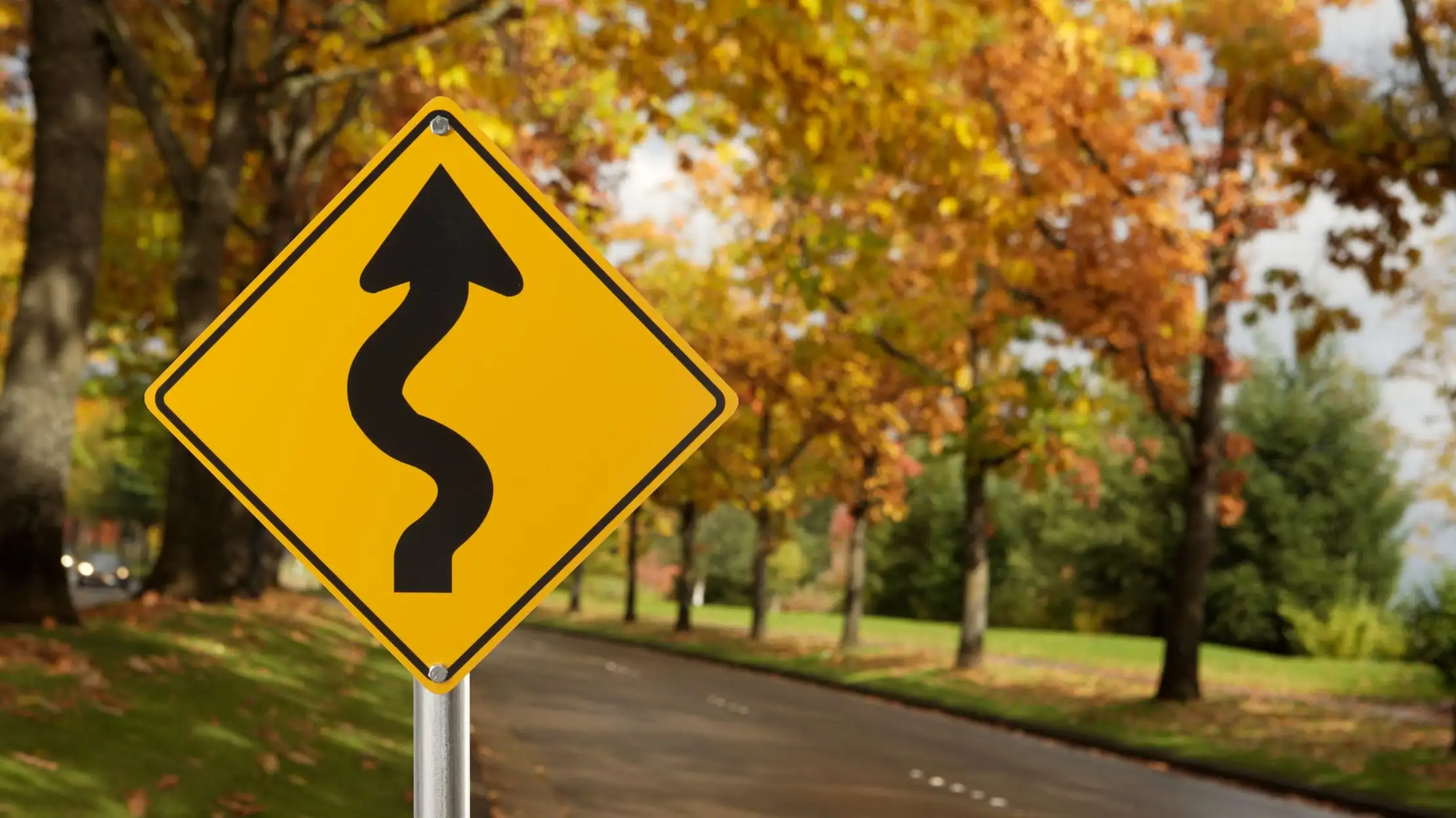 ป้ายสะท้อนแสงบนถนน