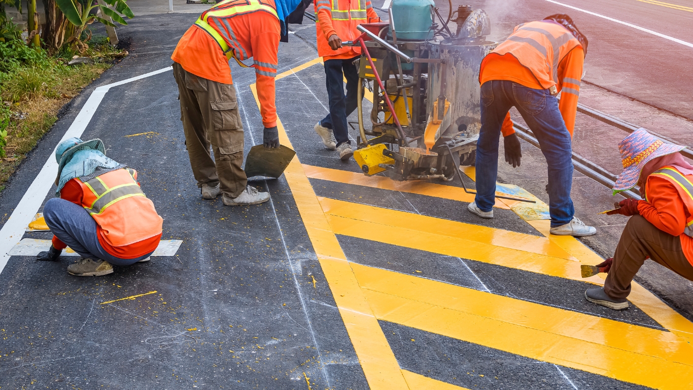 สีตีเส้นจราจร