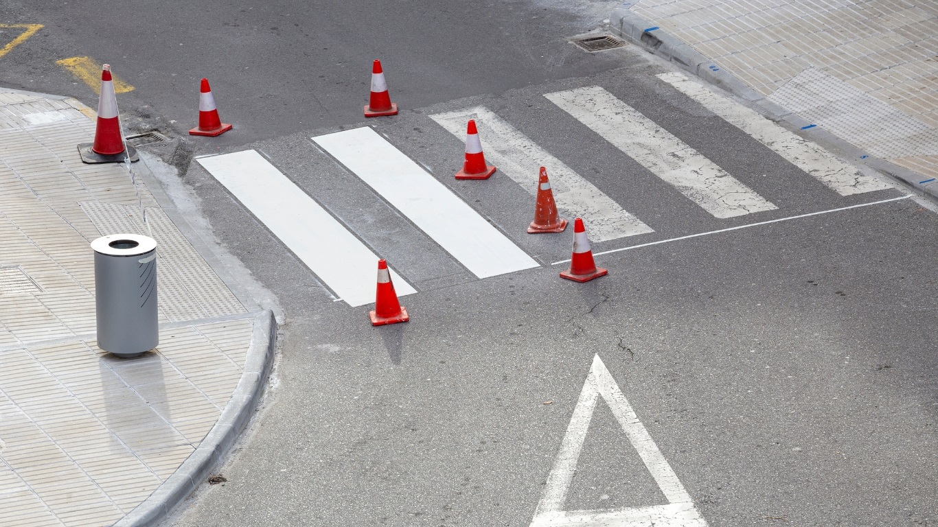 ซ่อมแซมเส้นจราจร