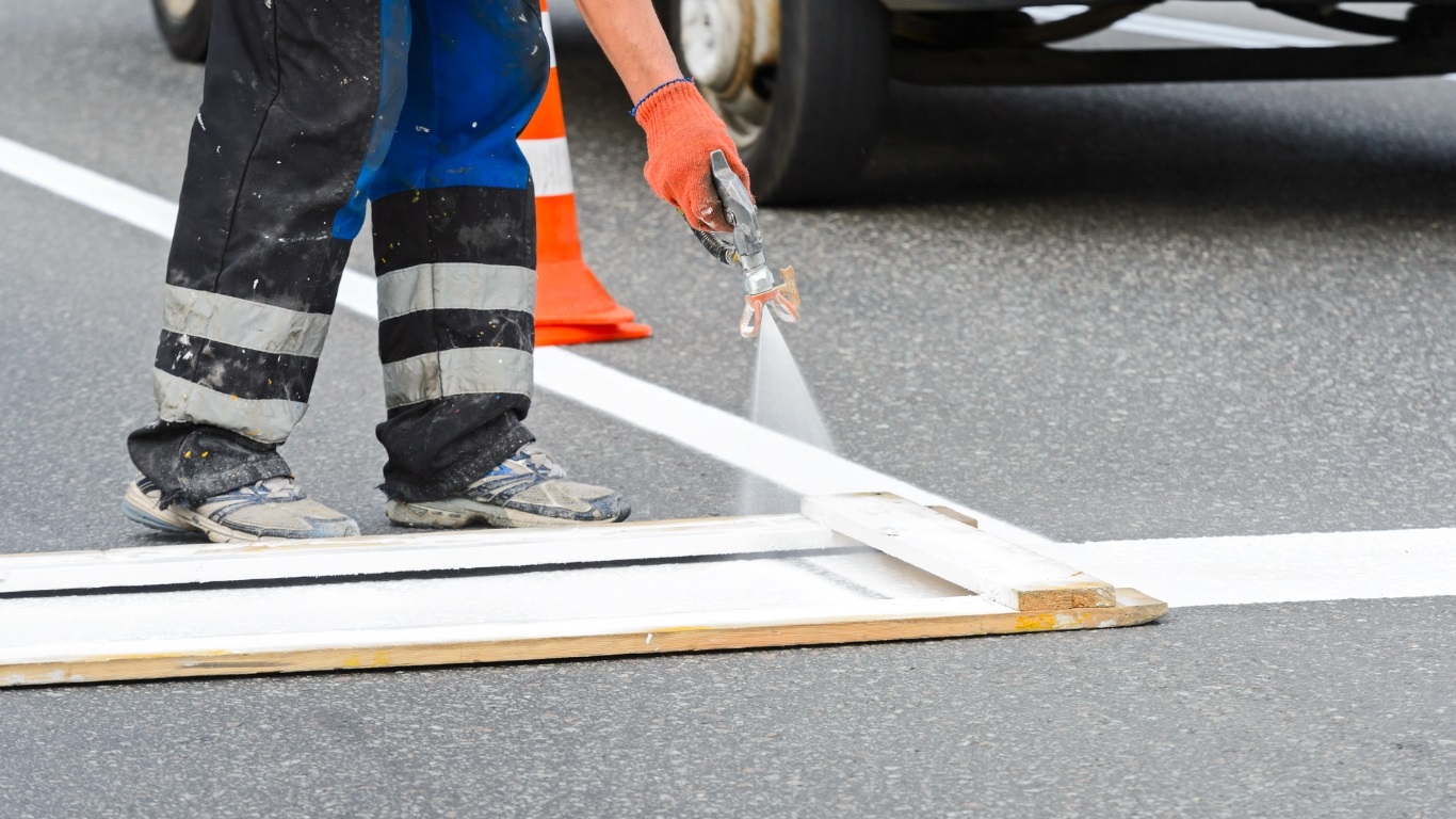 ตีเส้นจราจร